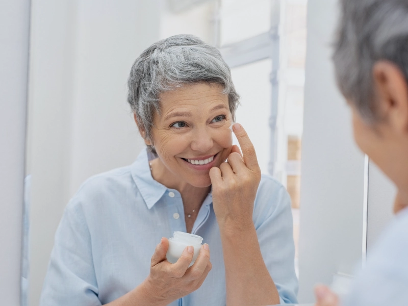 کرمهای آبرسان برای رفع لکههای صورت