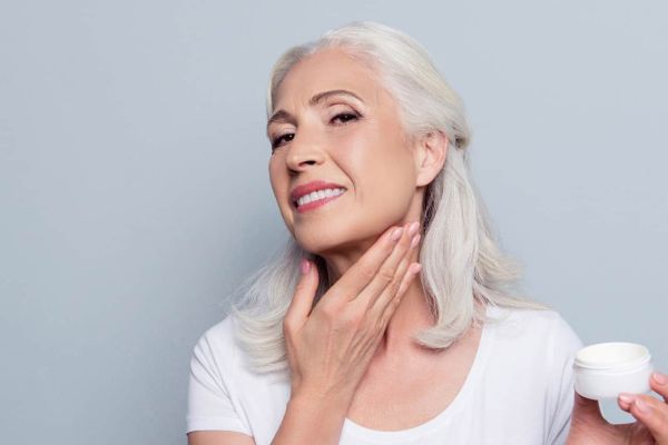 اهمیت استفاده از کرم سفت کنندۀ صورت