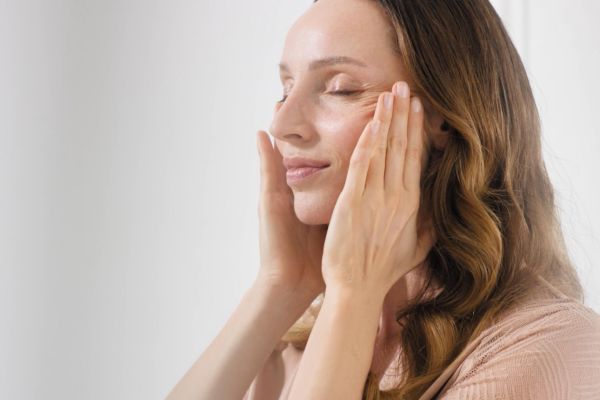 بهترین کرم سفت کنندۀ پوست صورت ایرانی