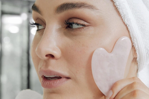 آبرسانی پوست چرب و خشک