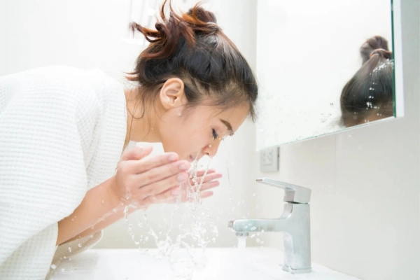 آبرسانی پوست خشک