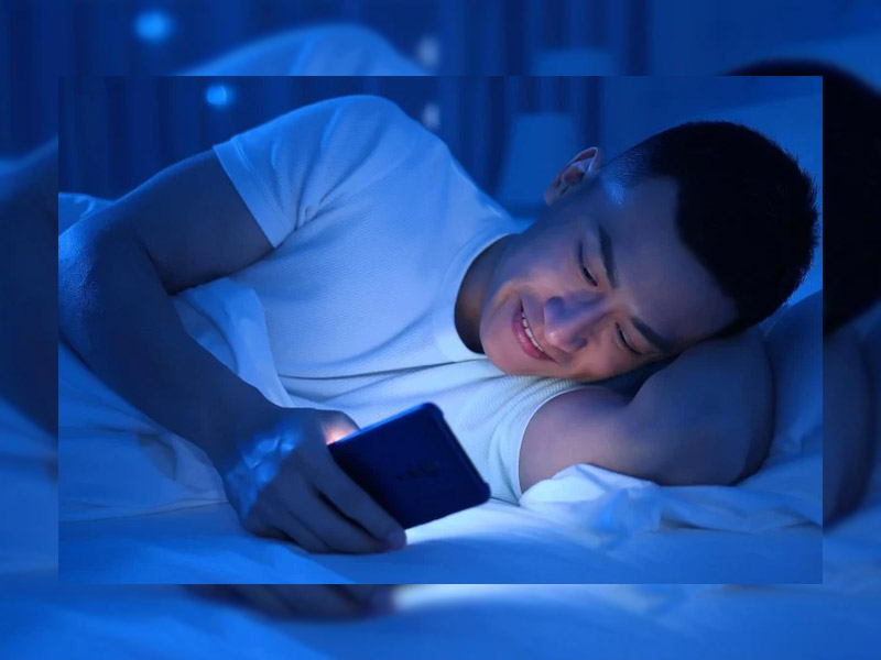 تاثیر نور موبایل بر پوست صورت