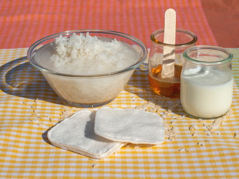 ماسک صورت خانگی با آب برنج